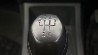Used 2016 Renault Kwid RXT Petrol Manual interior GEAR  KNOB VIEW