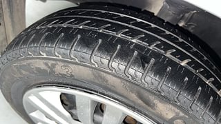 Used 2014 Maruti Suzuki Wagon R 1.0 [2010-2019] VXi Petrol Manual tyres LEFT FRONT TYRE TREAD VIEW