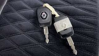 Used 2023 Renault Kwid Climber 1.0l SCE Petrol MT Petrol Manual extra CAR KEY VIEW