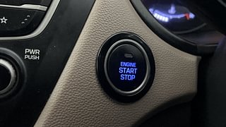 Used 2019 Hyundai Elite i20 Asta 1.2 (O) Petrol Manual top_features Keyless start