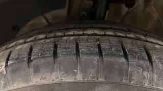 Used 2018 Maruti Suzuki Swift [2017-2021] ZXI Petrol Manual tyres LEFT FRONT TYRE TREAD VIEW