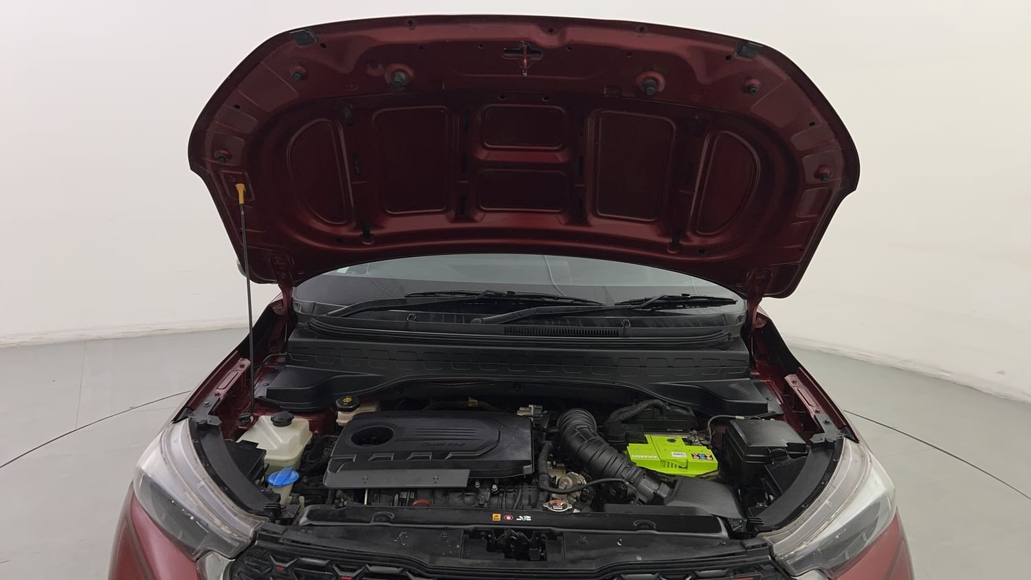 New Kia Sonet engine ENGINE & BONNET OPEN FRONT VIEW