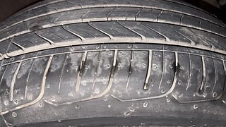 Used 2016 Maruti Suzuki Baleno Zeta 1.3 Diesel Manual tyres RIGHT FRONT TYRE TREAD VIEW