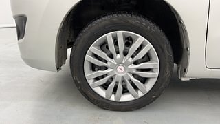 Used 2014 Maruti Suzuki Wagon R 1.0 [2010-2019] VXi Petrol Manual tyres LEFT FRONT TYRE RIM VIEW