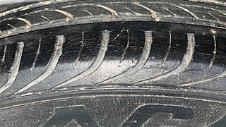 Used 2013 Hyundai i20 Magna 1.2 Petrol Manual tyres RIGHT REAR TYRE TREAD VIEW