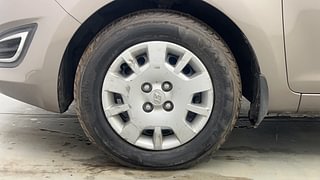 Used 2013 Hyundai i20 Magna 1.2 Petrol Manual tyres LEFT FRONT TYRE RIM VIEW
