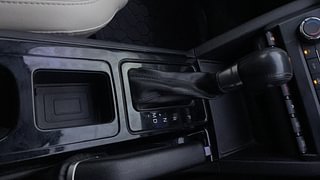 Used 2022 Mahindra XUV700 AX 5 Diesel AT 7 STR Diesel Automatic interior GEAR  KNOB VIEW