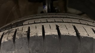 Used 2018 Maruti Suzuki Swift [2017-2021] ZXI Petrol Manual tyres RIGHT FRONT TYRE TREAD VIEW