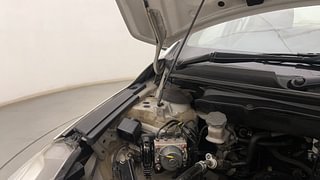 Used 2016 Maruti Suzuki Ciaz ZXi Petrol Manual engine ENGINE RIGHT SIDE HINGE & APRON VIEW