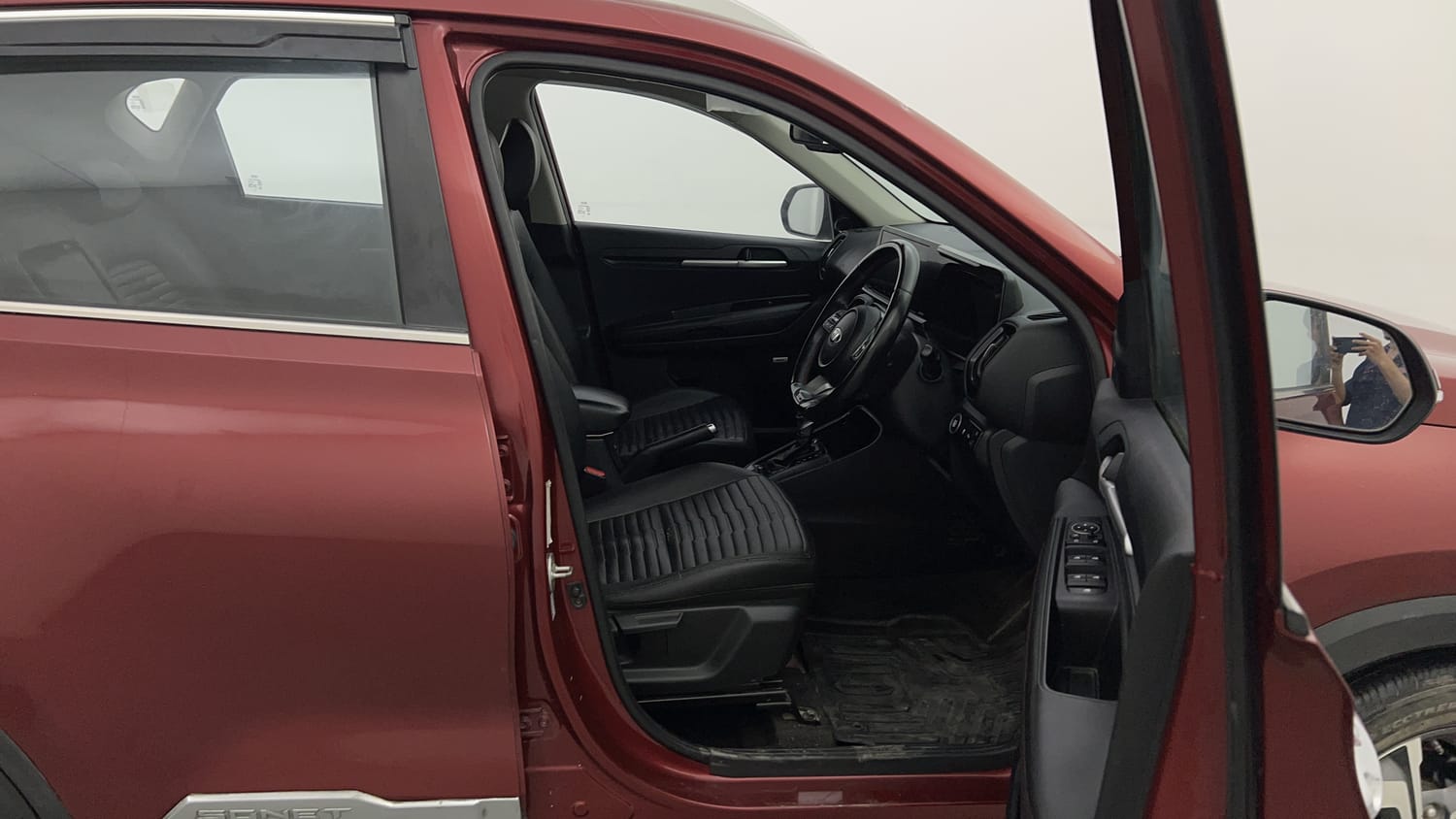 New Kia Sonet interior RIGHT SIDE FRONT DOOR CABIN VIEW
