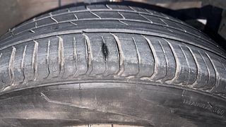 Used 2017 Honda Jazz V Petrol Petrol Manual tyres RIGHT FRONT TYRE TREAD VIEW