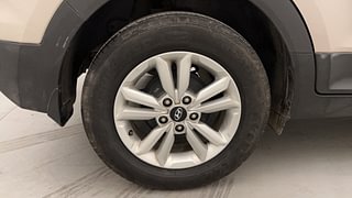 Used 2016 Hyundai Creta [2015-2018] 1.6 SX Plus Diesel Manual tyres RIGHT REAR TYRE RIM VIEW
