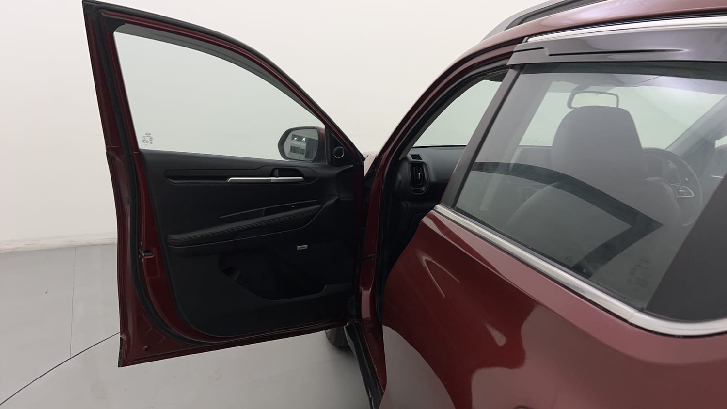 New Kia Sonet interior LEFT FRONT DOOR OPEN VIEW