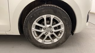 Used 2018 Maruti Suzuki Swift [2017-2021] ZXI Petrol Manual tyres RIGHT FRONT TYRE RIM VIEW