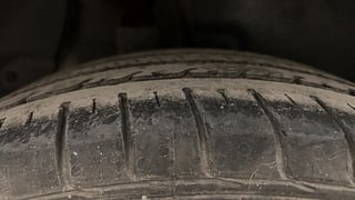 Used 2016 Hyundai Creta [2015-2018] 1.6 SX Plus Diesel Manual tyres RIGHT REAR TYRE TREAD VIEW