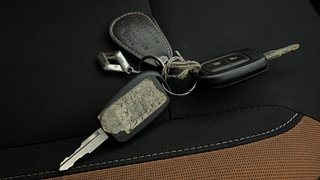 Used 2021 Renault Kwid CLIMBER 1.0 AMT Opt Petrol Automatic extra CAR KEY VIEW