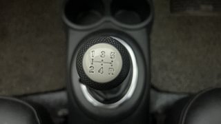 Used 2015 Honda Mobilio V Petrol + CNG (Outside Fitted) Petrol+cng Manual interior GEAR  KNOB VIEW