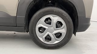 Used 2024 Maruti Suzuki Brezza VXI Petrol Manual tyres RIGHT FRONT TYRE RIM VIEW