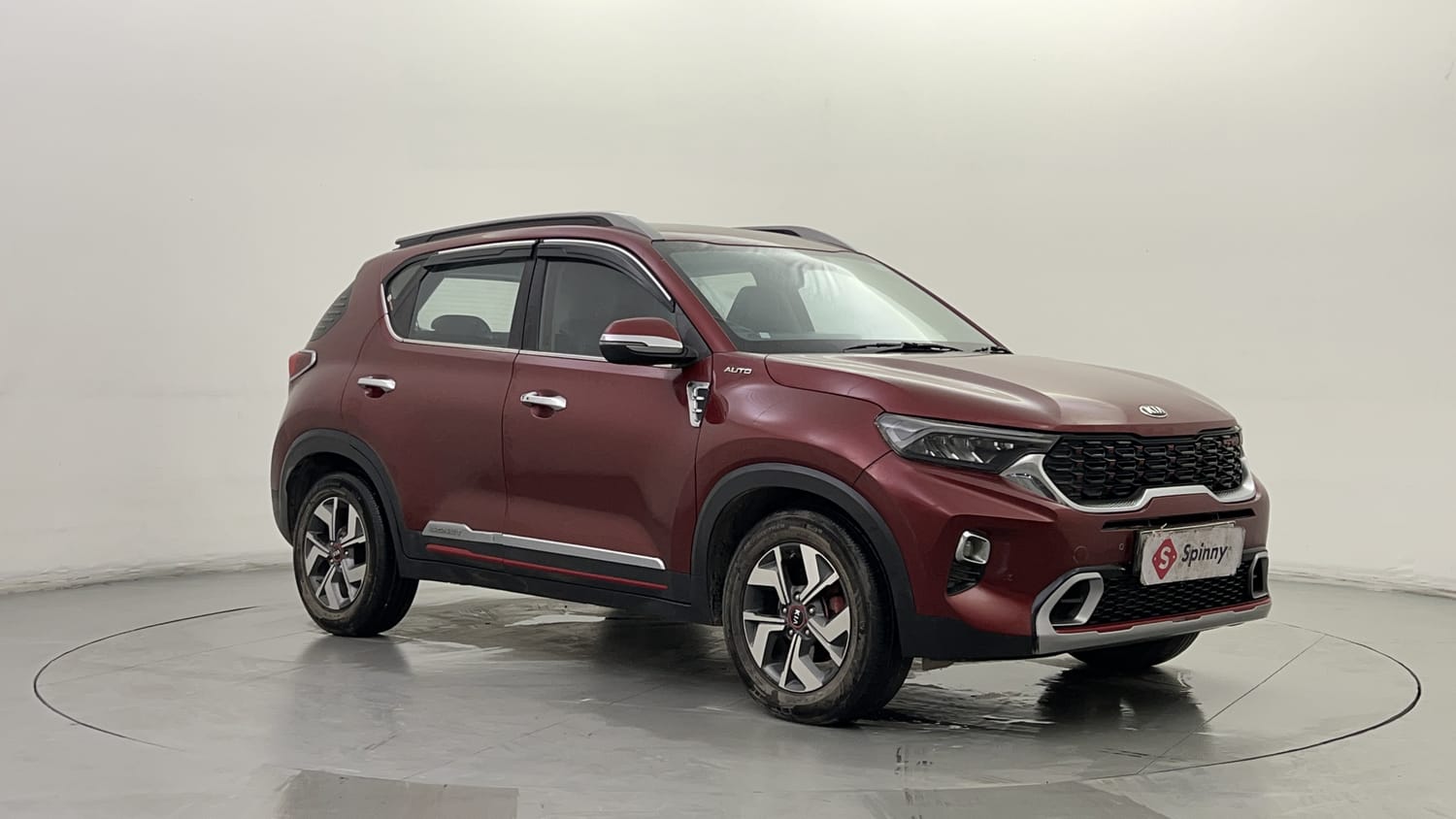 New Kia Sonet exterior RIGHT FRONT CORNER VIEW