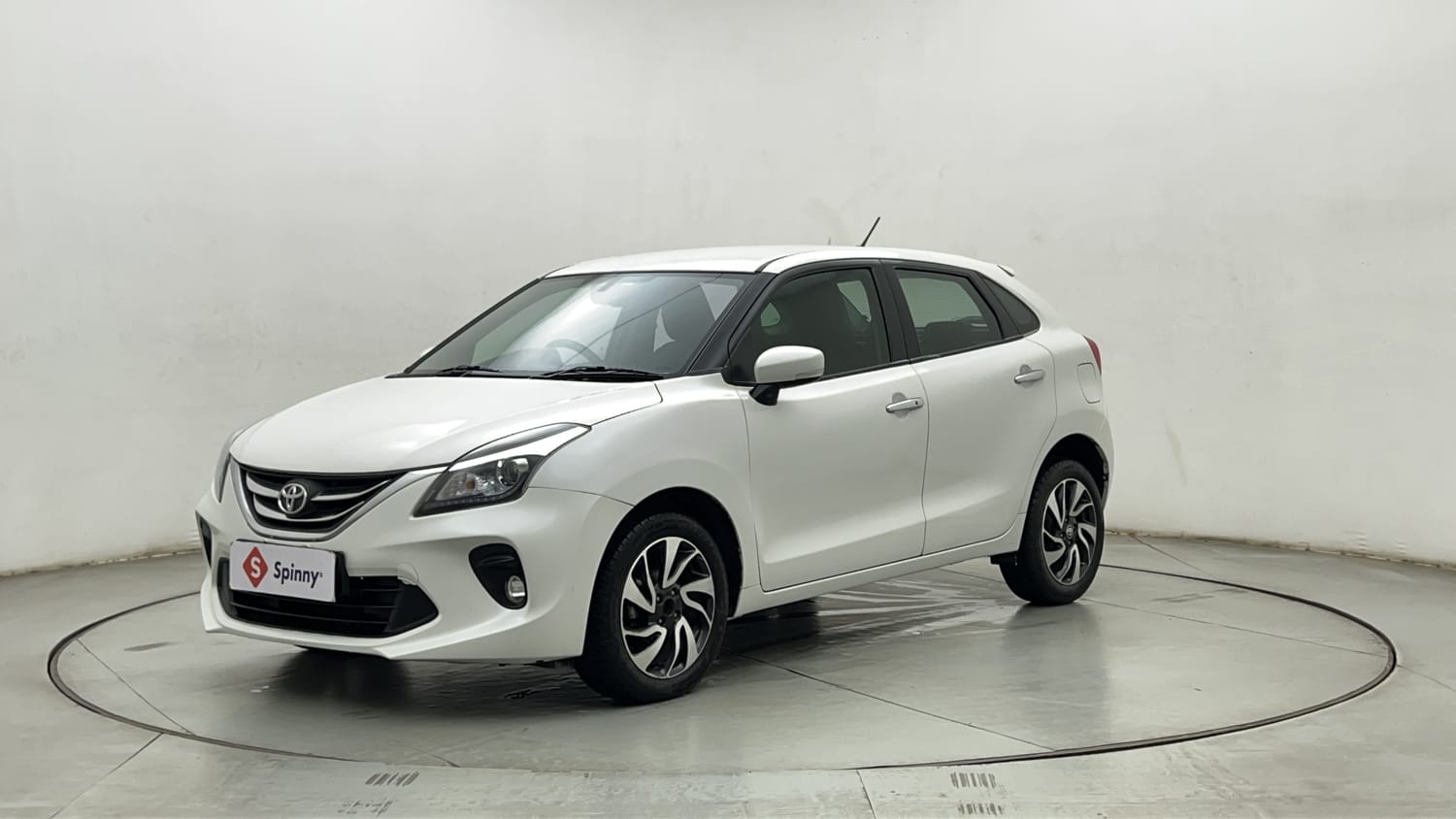 A Toyota Glanza | Vroom-wheel