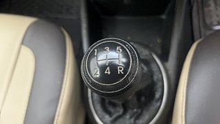 Used 2013 Hyundai i20 Magna 1.2 Petrol Manual interior GEAR  KNOB VIEW
