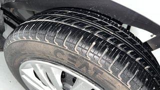 Used 2014 Maruti Suzuki Wagon R 1.0 [2010-2019] VXi Petrol Manual tyres LEFT REAR TYRE TREAD VIEW