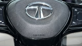 Used 2022 Tata Nexon XZ Plus (O) Petrol Manual top_features Airbags