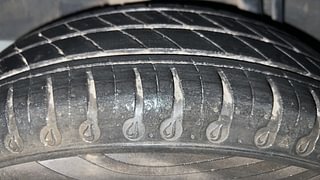 Used 2021 Renault Kwid CLIMBER 1.0 AMT Opt Petrol Automatic tyres RIGHT REAR TYRE TREAD VIEW