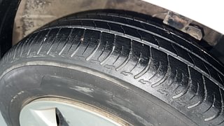 Used 2023 Maruti Suzuki Wagon R 1.0 VXI CNG Petrol+cng Manual tyres RIGHT FRONT TYRE TREAD VIEW