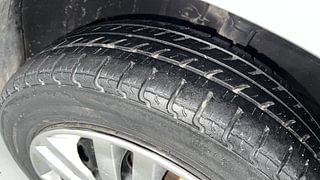 Used 2014 Maruti Suzuki Wagon R 1.0 [2010-2019] VXi Petrol Manual tyres RIGHT FRONT TYRE TREAD VIEW