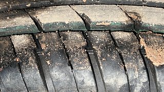 Used 2016 Renault Kwid RXT Petrol Manual tyres RIGHT REAR TYRE TREAD VIEW