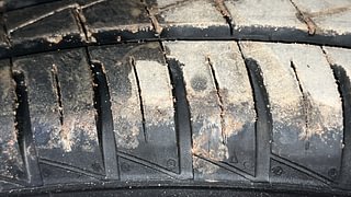Used 2023 Renault Kwid Climber 1.0l SCE Petrol MT Petrol Manual tyres RIGHT FRONT TYRE TREAD VIEW