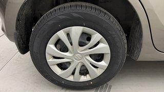 Used 2020 Maruti Suzuki Swift [2017-2021] VXi Petrol Manual tyres RIGHT REAR TYRE RIM VIEW