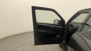 Used 2017 Maruti Suzuki Swift [2014-2017] VXI (O) Petrol Manual interior LEFT FRONT DOOR OPEN VIEW