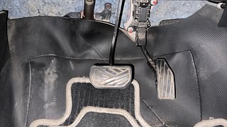 Used 2018 Maruti Suzuki Swift [2017-2021] VXI AMT Petrol Automatic interior PEDALS VIEW