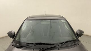 Used 2017 Maruti Suzuki Swift [2014-2017] VXI (O) Petrol Manual exterior FRONT WINDSHIELD VIEW