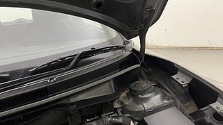Used 2020 Maruti Suzuki Swift [2017-2021] VXi Petrol Manual engine ENGINE LEFT SIDE HINGE & APRON VIEW