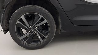 Used 2022 Tata Altroz XZA Plus Petrol Dark Edtion Petrol Automatic tyres RIGHT REAR TYRE RIM VIEW