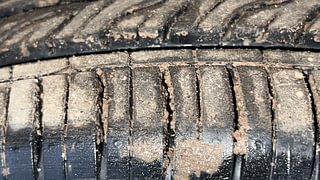Used 2013 Hyundai Grand i10 Magna 1.2 Kappa VTVT Petrol Manual tyres LEFT FRONT TYRE TREAD VIEW