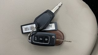 Used 2016 Mahindra KUV100 [2015-2017] K6+ 6 STR Petrol Manual extra CAR KEY VIEW