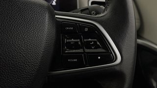 Used 2022 Mahindra XUV700 AX 7 Diesel MT 7 STR Diesel Manual top_features Cruise control
