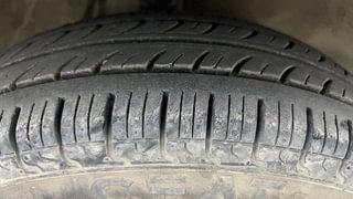 Used 2015 Maruti Suzuki Alto 800 Lxi Petrol Manual tyres RIGHT FRONT TYRE TREAD VIEW