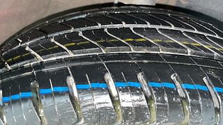 Used 2016 Mahindra KUV100 [2015-2017] K6+ 6 STR Petrol Manual tyres RIGHT FRONT TYRE TREAD VIEW
