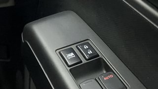 Used 2023 Maruti Suzuki Wagon R 1.0 LXI CNG Petrol+cng Manual top_features Central locking