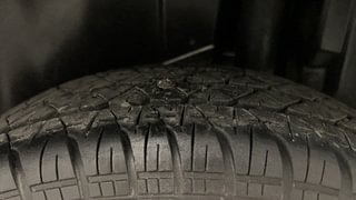 Used 2017 Maruti Suzuki Swift [2014-2017] VXI (O) Petrol Manual tyres LEFT REAR TYRE TREAD VIEW