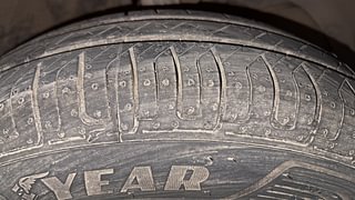 Used 2018 Maruti Suzuki Swift [2017-2021] VXI AMT Petrol Automatic tyres RIGHT FRONT TYRE TREAD VIEW