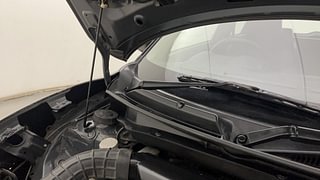 Used 2020 Maruti Suzuki Swift [2017-2021] VXi Petrol Manual engine ENGINE RIGHT SIDE HINGE & APRON VIEW