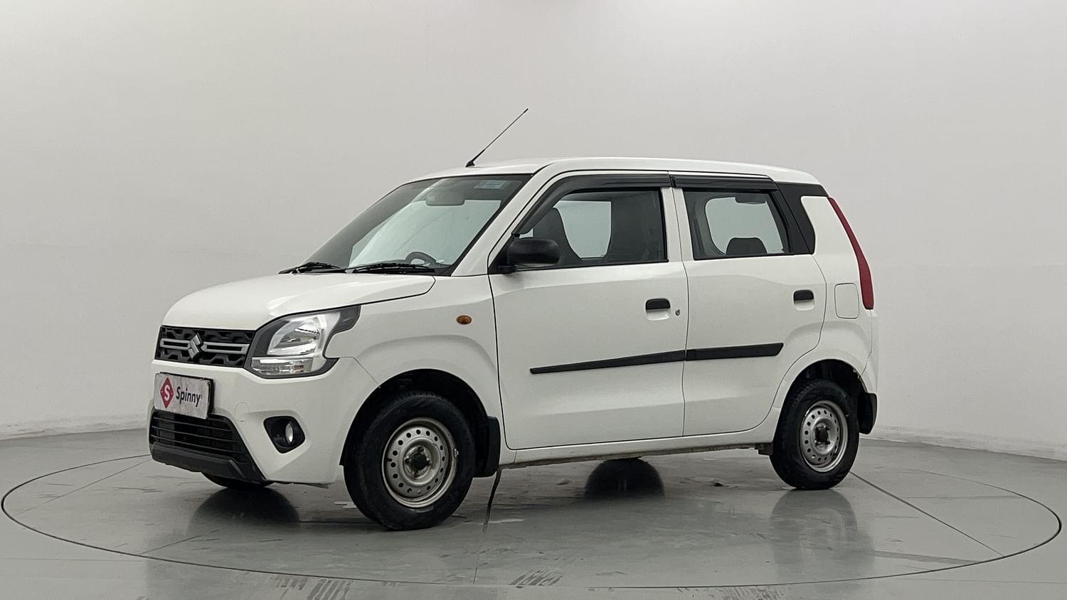 LEFT FRONT CORNER VIEW