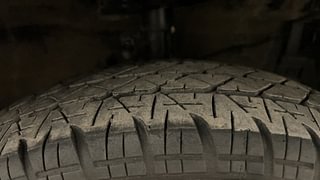 Used 2017 Maruti Suzuki Swift [2014-2017] VXI (O) Petrol Manual tyres RIGHT FRONT TYRE TREAD VIEW