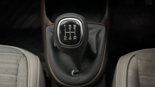 Used 2021 Hyundai Aura SX 1.2 Petrol Petrol Manual interior GEAR  KNOB VIEW